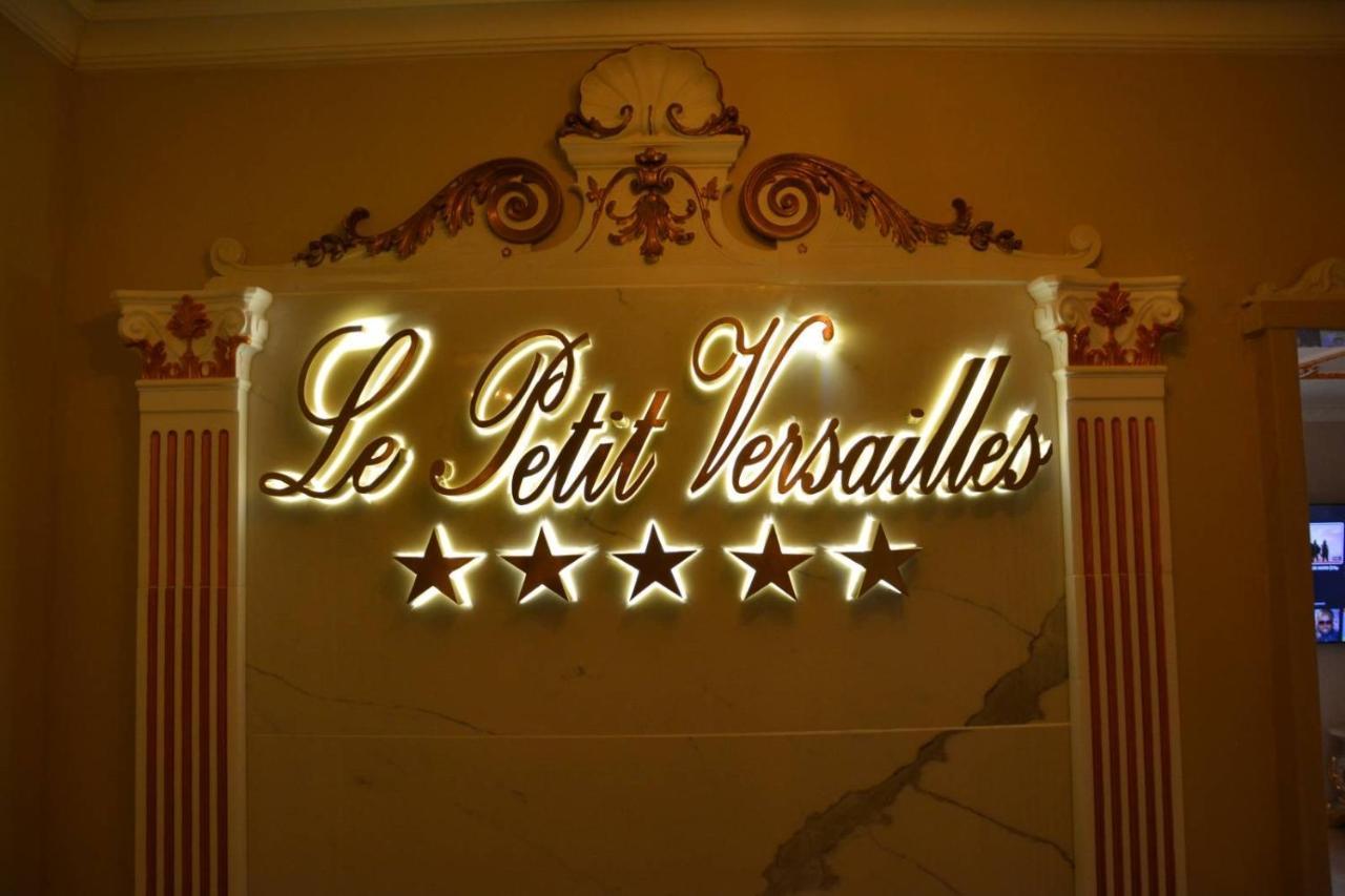 Le Petit Versailles Vernon  Eksteriør billede